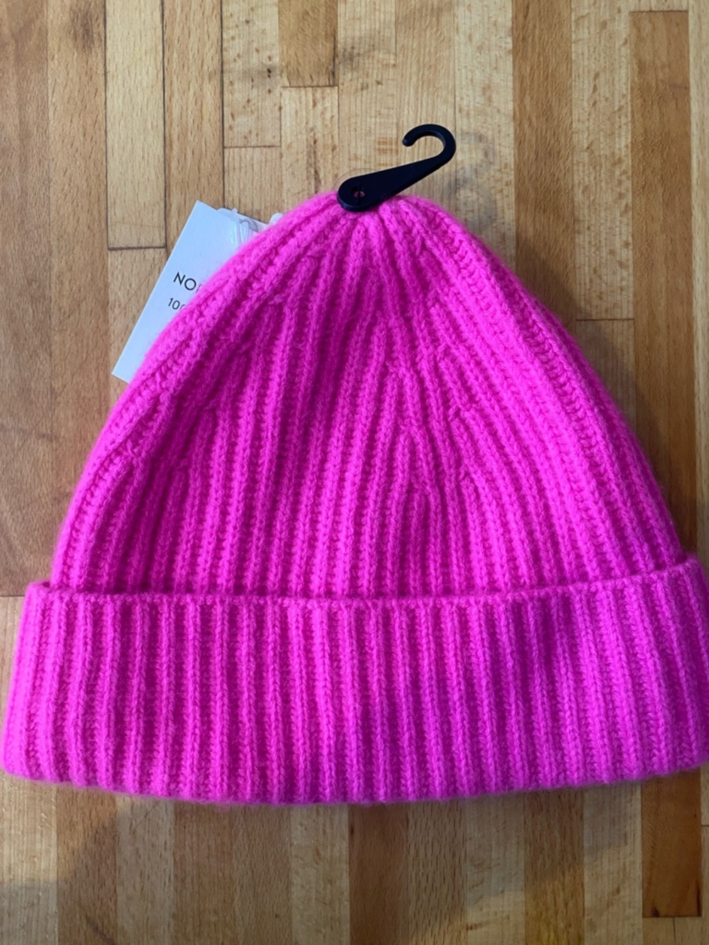 NWT bright pink cashmere beanie